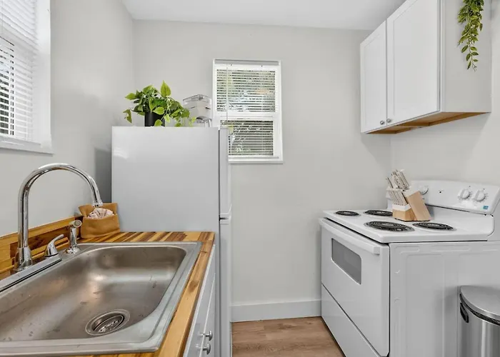 Unit 9 Close To Downtown Nas Holiday home *